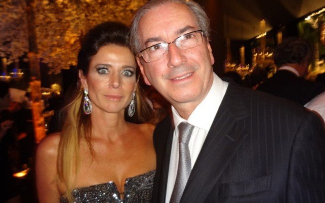 Cláudia Cruz ao lado do marido, o ex-presidente da Câmara, Eduardo Cunha