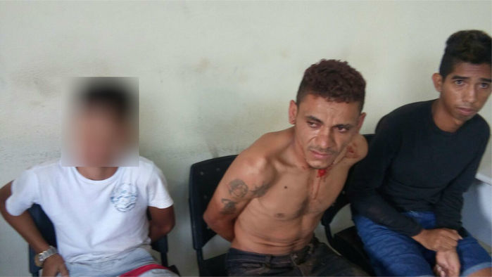 Acusados de roubar motocicleta na zona leste (Crédito: Reprodução)