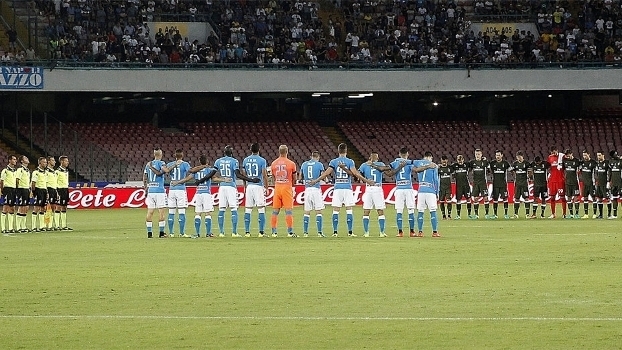 Na Itália, jogos da rodada tiveram homenagem a vítimas de terremoto (Crédito: Getty)