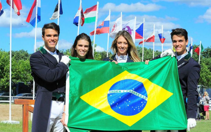 Os irmãos Luiza, Thaísa, Manuel e Pedro Tavares de Almeida representam o Brasil no hipismo nos Jogos Olímpicos