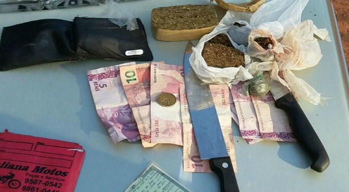 Droga, dinheiro e arma apreenddios com os detentos