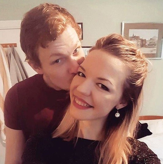 Isabelle é casada com o britânico, Andrew Wilkie