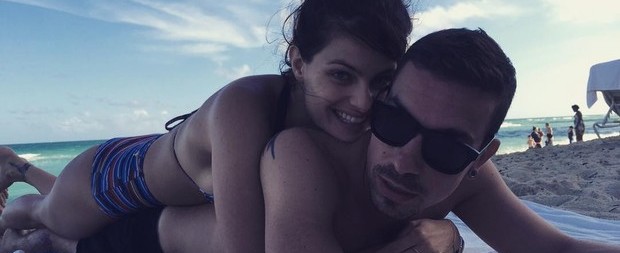 Di Ferrero diz que pratica sexo de meditação com Isabeli Fontana