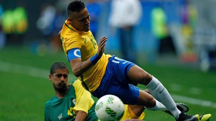 Neymar volta a ser "fominha" com a camisa da seleção brasileira (Crédito: Reuters)