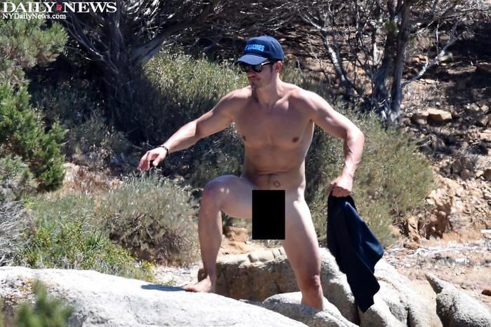Orlando Bloom curte praia pelado ao lado de Katy Perry (Crédito: Reprodução)