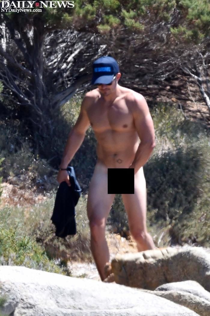 Orlando Bloom curte praia pelado ao lado de Katy Perry (Crédito: Reprodução)