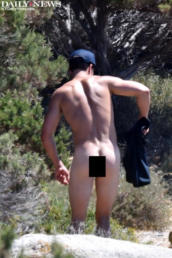Orlando Bloom curte praia pelado ao lado de Katy Perry (Crédito: Reprodução)