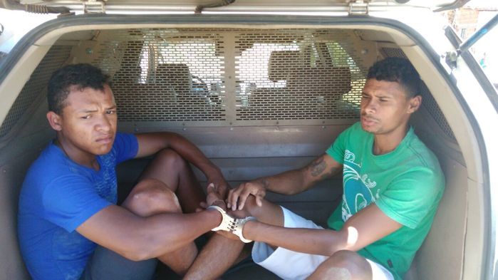 Jovens são presos com moto roubada na zona Sudeste de Teresina (Crédito: Reprodução)