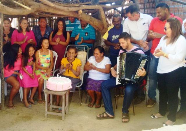 Mulher mais velha do Piauí completa 114 anos e ganha festa surpresa (Crédito: Reprodução)