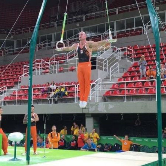 Ginasta holandês Yuri van Gelder treinando na Arena de Ginástica (Crédito: Reprodução)