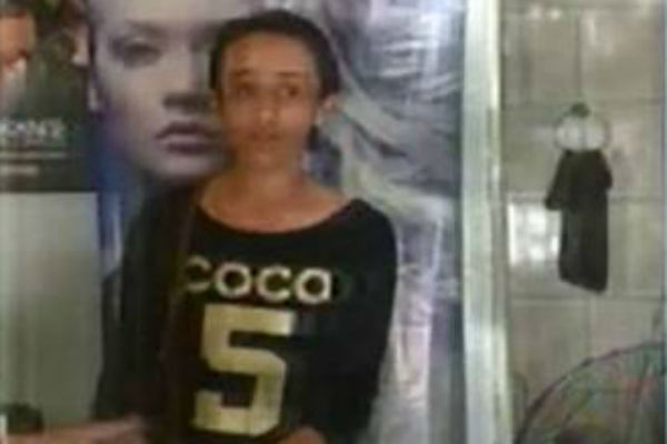 Mãe acorrenta filhas adolescentes dentro de casa no sul de Minas (Crédito: Reprodução)