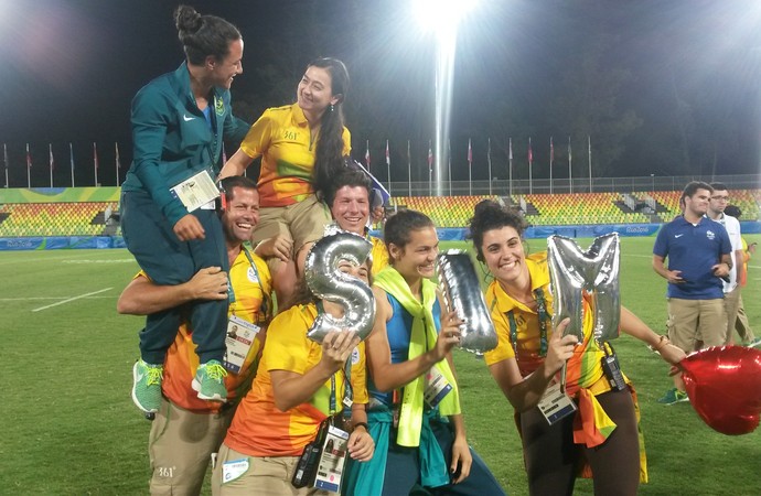 Jogadora de rúgbi é pedida em casamento pela namorada na Rio 2016 (Crédito: Reprodução)