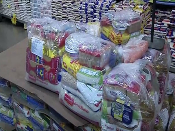 Cesta básica fechou julho custando R$ 400, 27