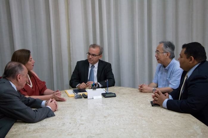 Reunião do prefeito com representante japonês (Crédito: Reprodução)