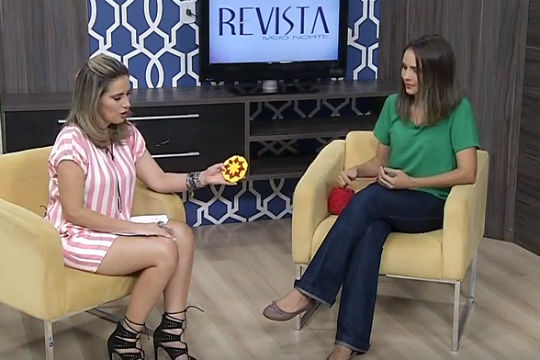 Cansaço mental, monotonia, falta de ânimo e outros diversos incômodos que costumam atrapalhar o seu bem-estar, podem ter um fim. De maneira simples e prazerosa a arte de crochetear, que surgiu ainda na pré-história, é repassada de forma gratuita no Piauí por um grupo chamado Crochê Transcendental. As oficinas acontecem às quintas-feiras a partir das 16h, no Parque da Cidadania e aos sábados com uma sessão de Yoga também as 16h. Para participar é preciso apenas boa vontade e querer aprender. (Crédito: Reprodução)