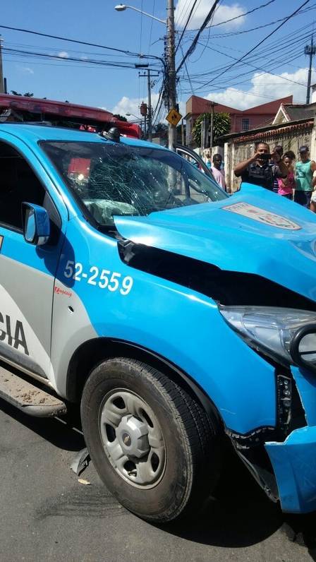 Policiais são flagrados roubando traficantes no Rio de Janeiro (Crédito: Reprodução)