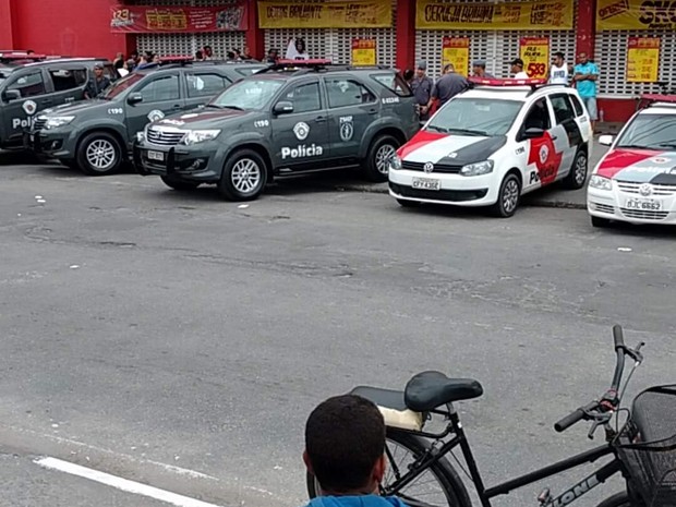 Tiroteio ocorreu dentro de supermercado (Crédito: Reprodução)