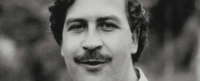 Homem liga para polícia e pede ajuda para prender Pablo Escobar