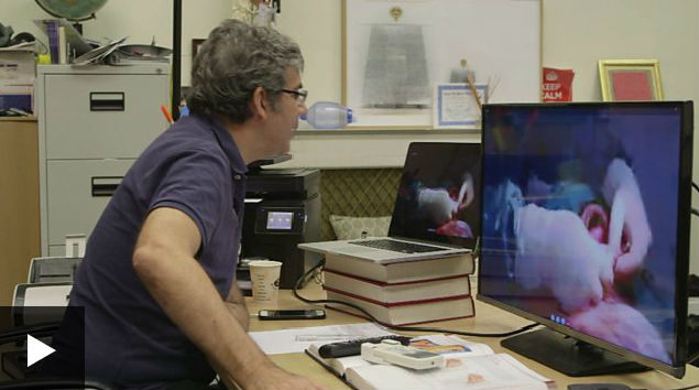 Médico operou o paciente via Skype (Crédito: Reprodução)