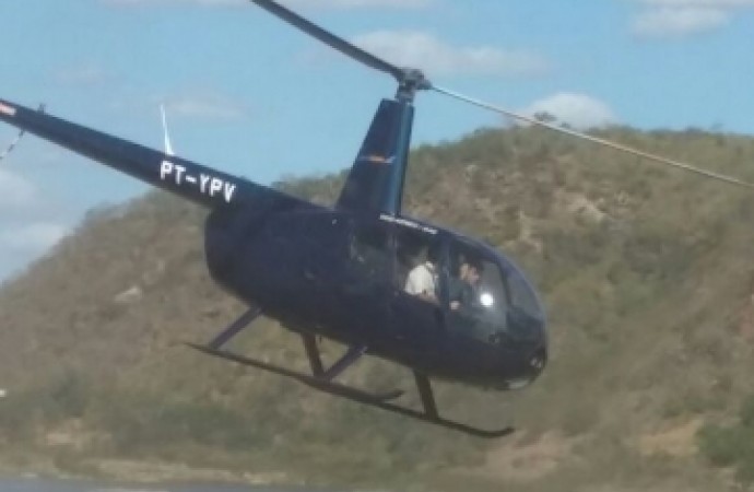 Helicóptero sobrevoa no local (Crédito: Divulgação)