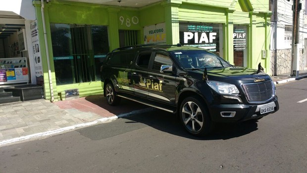 Carro deixa funerária com corpo de Domingos (Crédito: ASCom da SSP de Sergipe / AgNews))