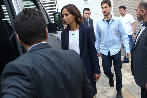 Camila ao lado ao lado do namorado, Igor Angelkorte
