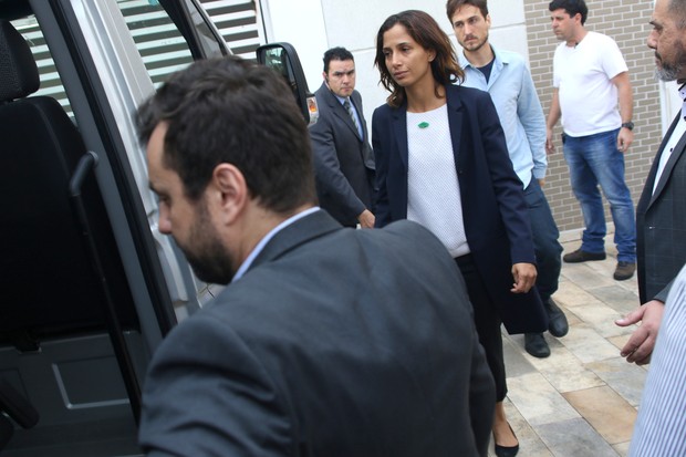 Atriz deixa velório do amigo (Crédito: Thiago Duran/ Ag. News)