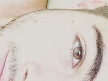 Rafael Vitti posta foto na cama com a namorada e é criticado