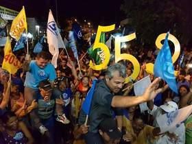 Capote e Nize arrastam multidão em grande carreata neste domingo