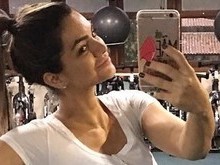 Kelly Key mostra barriguinha de grávida após treino