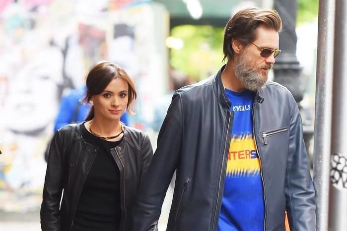 Jim Carrey e a namorada (Crédito: Reprodução)