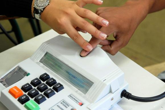 Votação biométrica será usada nas eleições de outubro deste ano (Crédito: Agência Brasil)