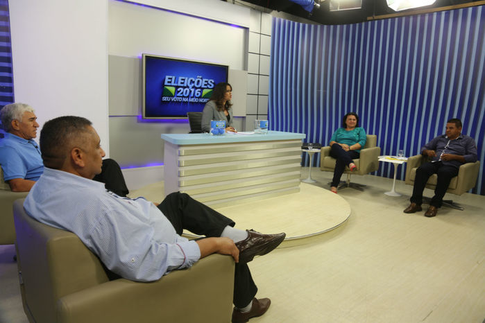 Candidados debatem propostas (Crédito: Efrém Ribeiro)