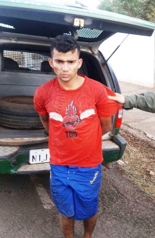 Jovem preso em Picos (Crédito: Riachão Net)