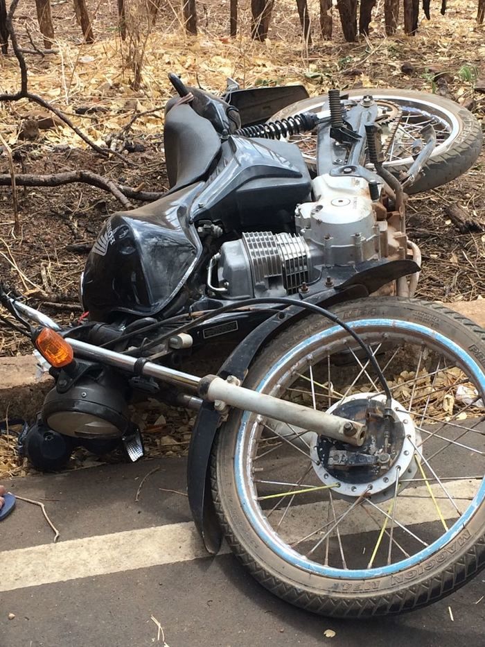 Motocicleta que a vítima andava (Crédito: Portal Kaenga)