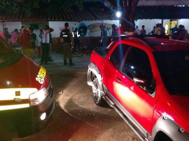 Motorista perdeu controle da direção ao fazer manobra (Crédito: Reprodução)