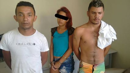 Menor é apreendida e dois jovens são presos com arma de fogo (Crédito: Reprodução)