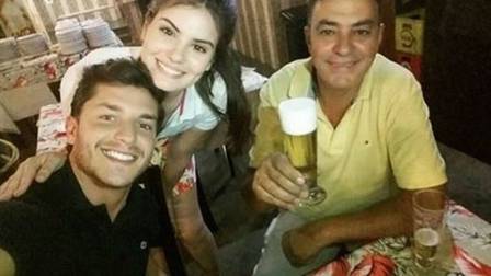 Camila Queiroz mostra momento de chamego com Kleber Toledo (Crédito: Reprodução)