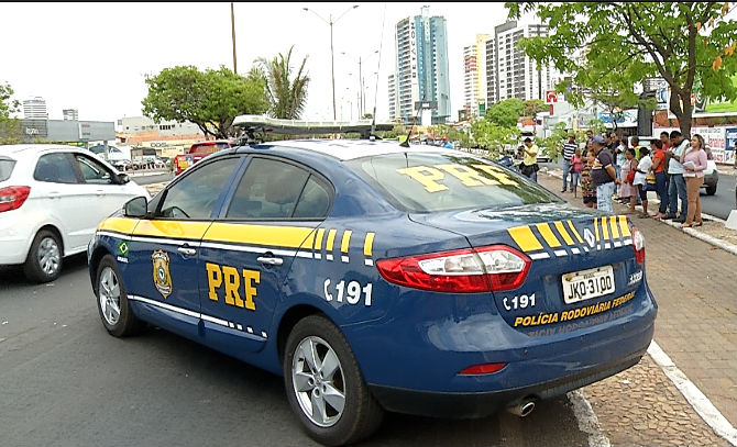 Polícia Rodoviária Federal (PRF) esteve no local (Crédito: Rede Meio Norte)