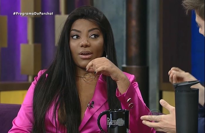 Ludmilla dá entrevista anestesiada após fazer plástica (Crédito: Reprodução)