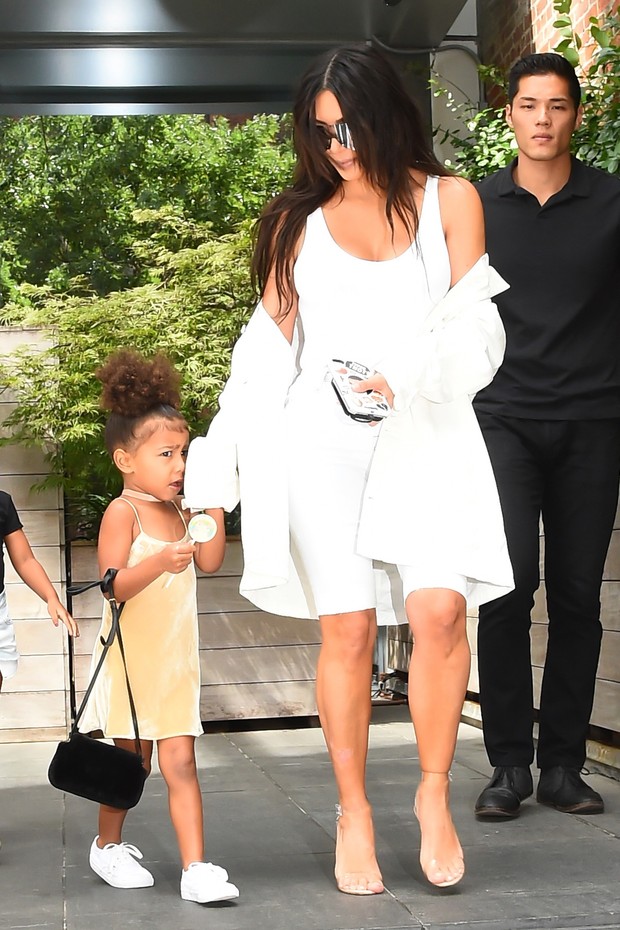 Kim Kardashian e a filha North West
