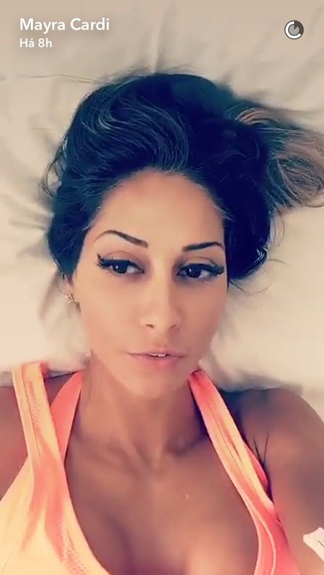 Ex-BBB Mayra Cardi é internada e posta atendimento em rede social (Crédito: Reprodução)