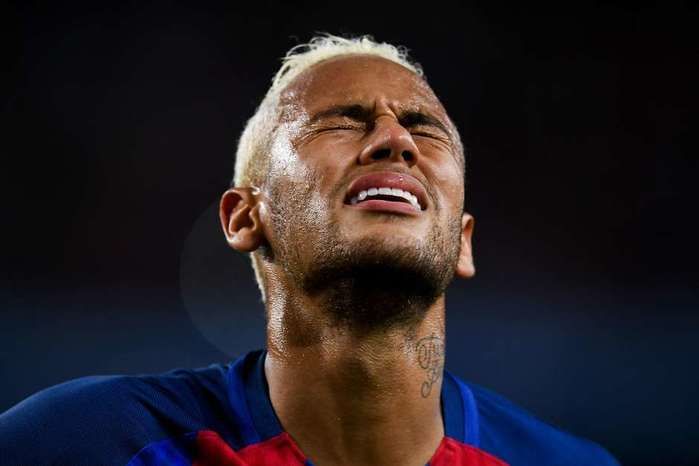 Neymar recebe um dos maiores prêmios (Crédito: Divulgação)