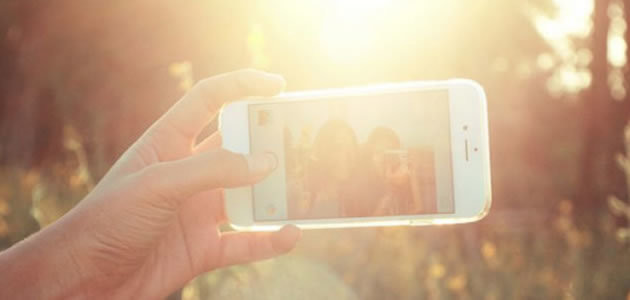 Fazer selfie diariamente faz as pessoas ficarem mais felizes