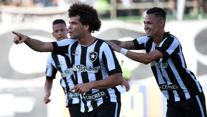 Botafogo vence Grêmio por 2 a 1