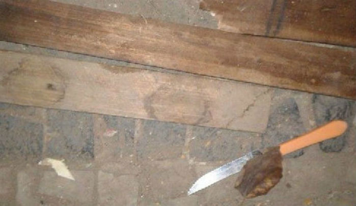 Faca encontrada no local do crime