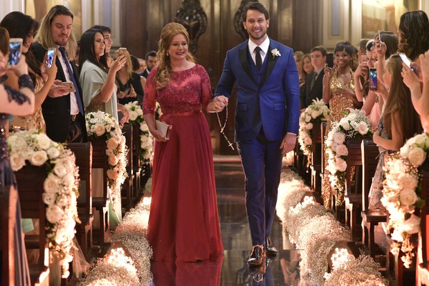Kamilla Salgado e Eliéser (Crédito: Celso Tavares/EGO)