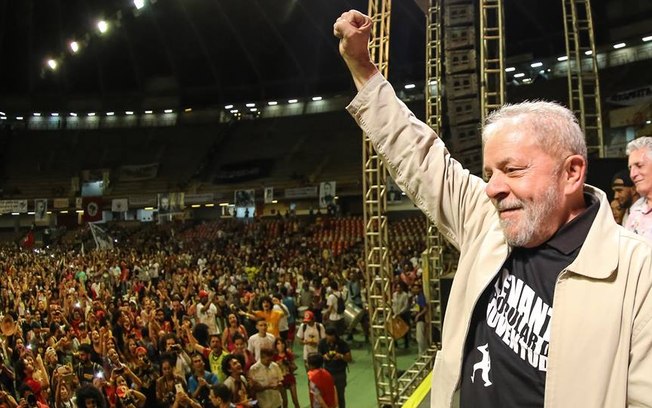 Ex-presidente Luís Inácio Lula da Silva criticou cortes no Bolsa Família (Crédito: Ricardo Stuckert/Divulgação )