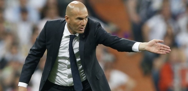 Real Madrid, de Zidane, só poderá contratar novamente em janeiro de 2018 (Crédito: Reuters)