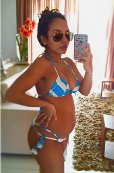 Ana Beatriz Cisneiros, ex-'Gente Inocente',exibe barriga de grávida (Crédito: Reprodução)